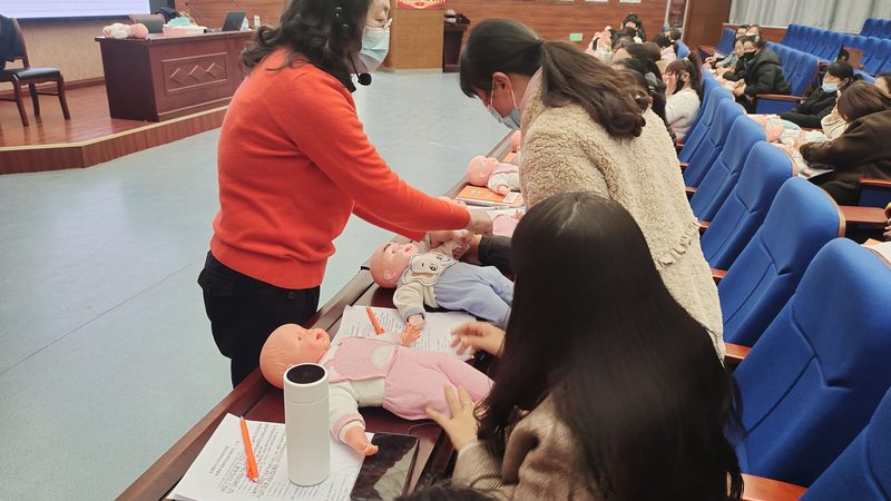 婴儿游泳馆设备如何选择？揭秘选购关键点
