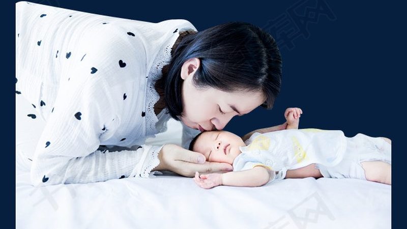如何成为专业的母婴护理师：考取证书全解析