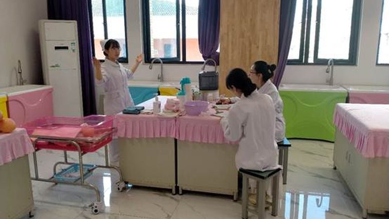 母婴护理师职业道德规范：守护宝宝成长的守护神